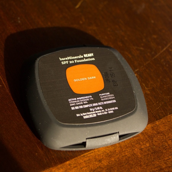 Golden Dark Ready Foundation - Picture 2 of 3